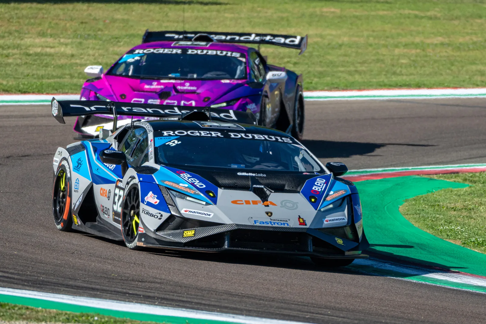 Lamborghini racing livery, view 5
